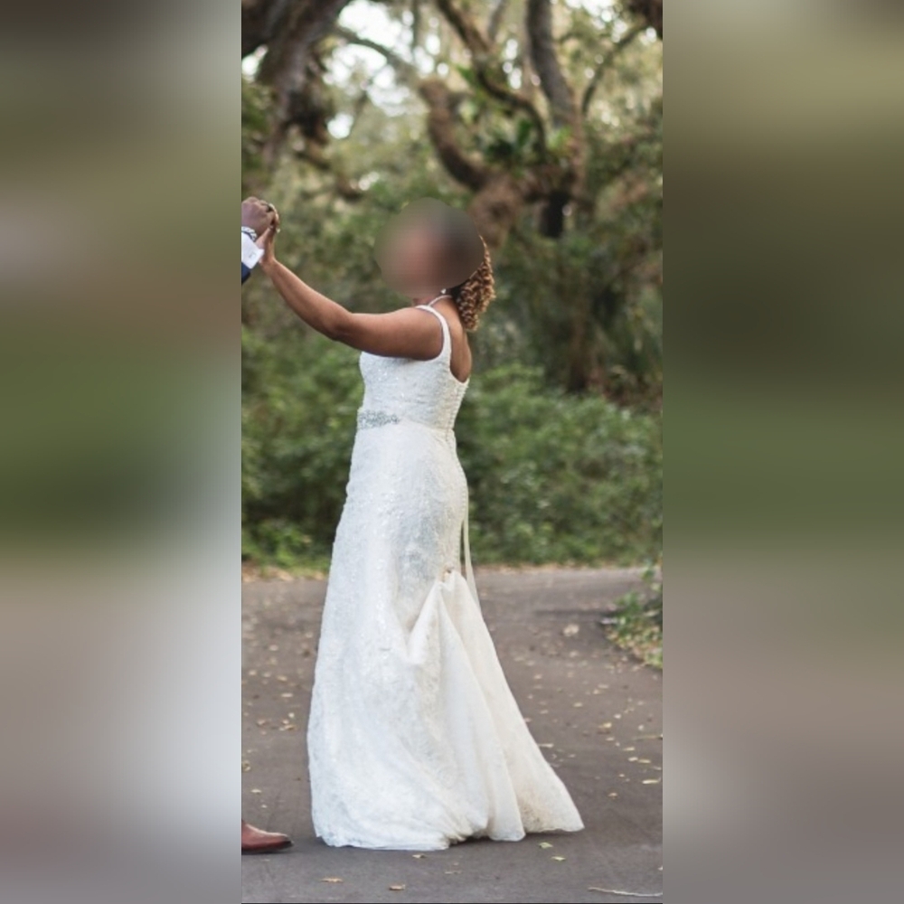 Oleg Cassini Elegant Lace Ivory Wedding Dress | Size 12 Wedding Dress
